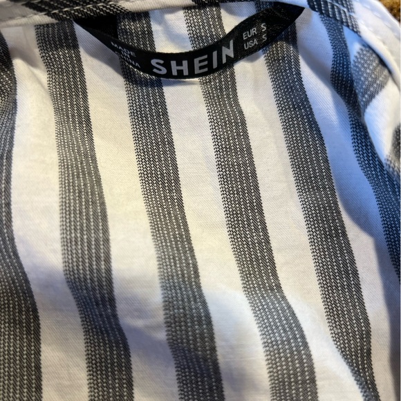 Wrap top ruffle arm holes striped crop - Picture 3 of 4